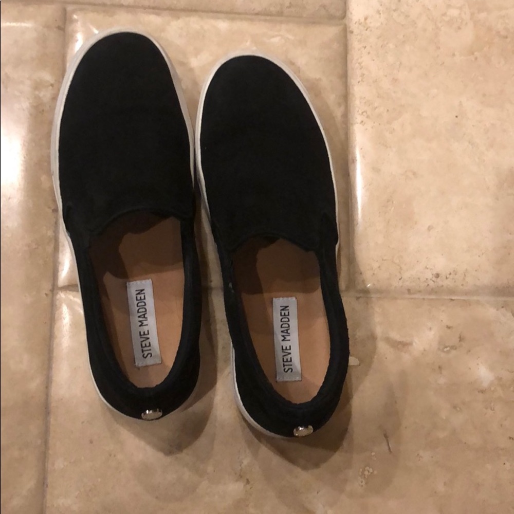Steve Madden size 7 almost new slip on shoes